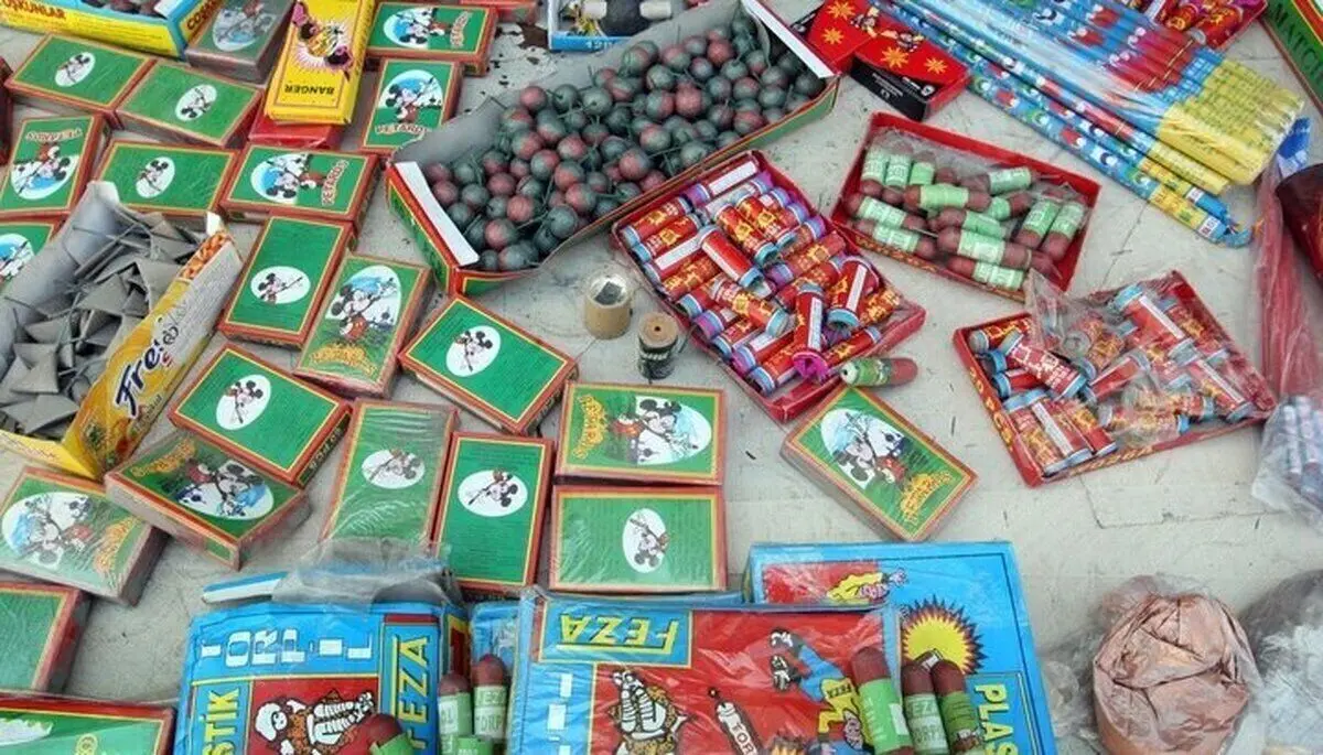 اولین آثار چهارشنبه‌سوری؛ کشف نیم تن مواد محترقه در بازار