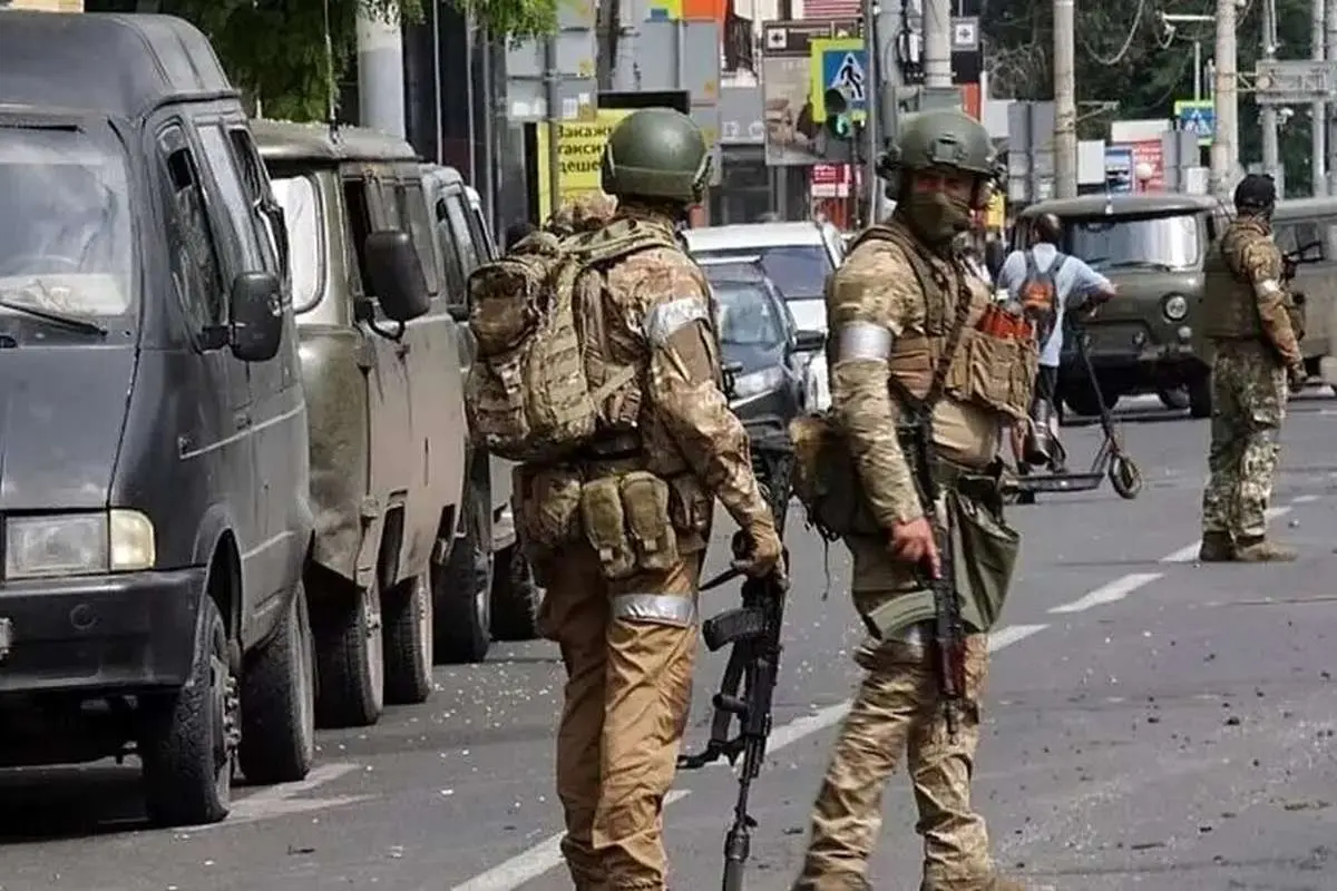 وحشت در بروکسل؛ جستوجو برای یافتن نقابداران مسلسل بهدست