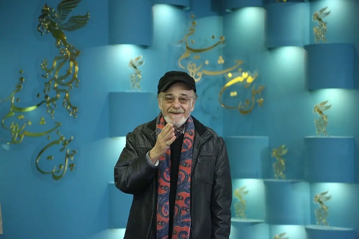 (ویدئو) زمزمه ترانه‌ای از ویگن توسط رضا بابک در برنامه جیرانی