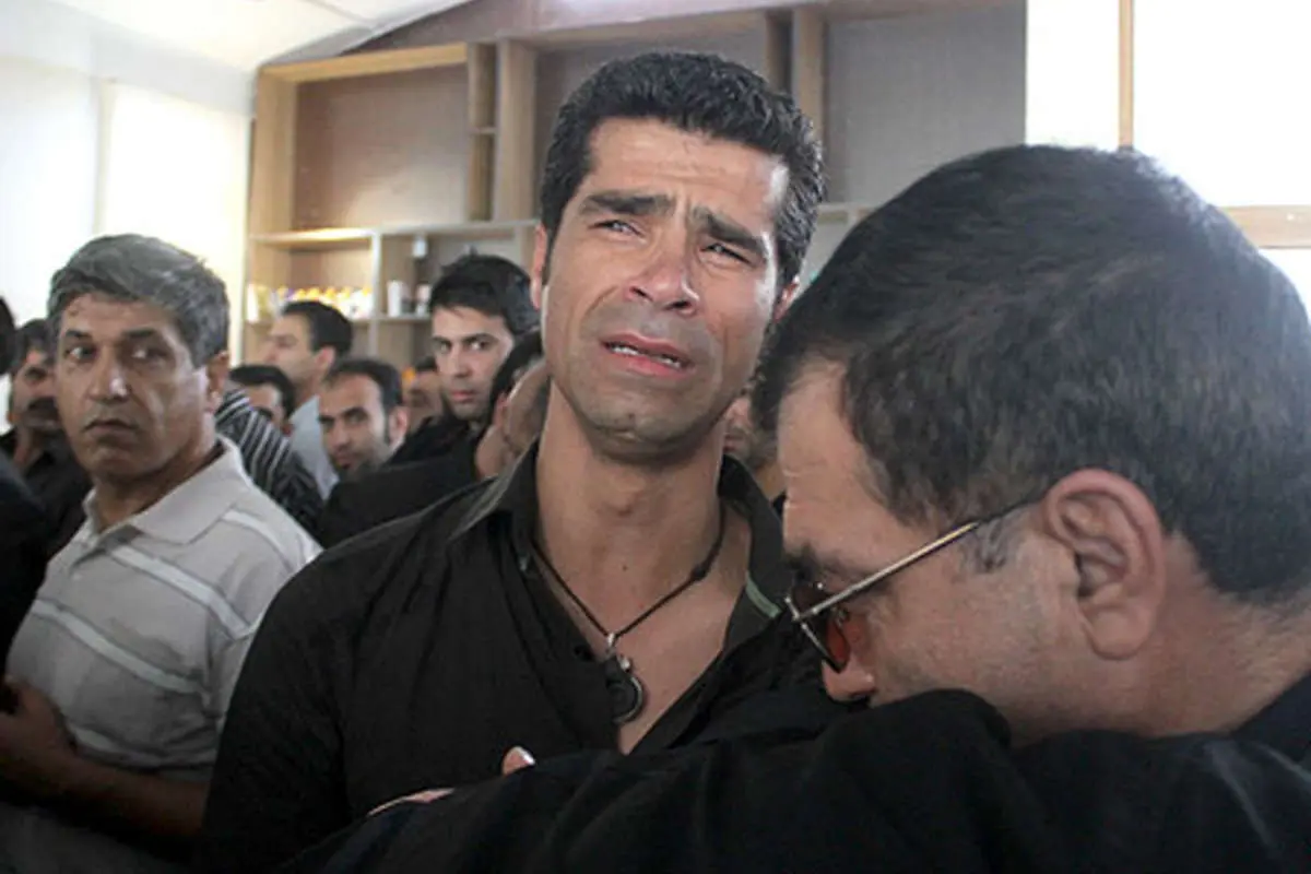 عکس> اشکهای هادی ساعی برای شاطر زاده