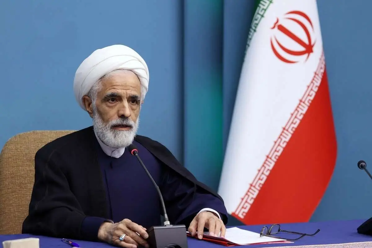 ابر و باد و مه و خورشید و فلک را به کار گرفتند که ظریف نباشد؛ مشکل کشور ظریف است؟