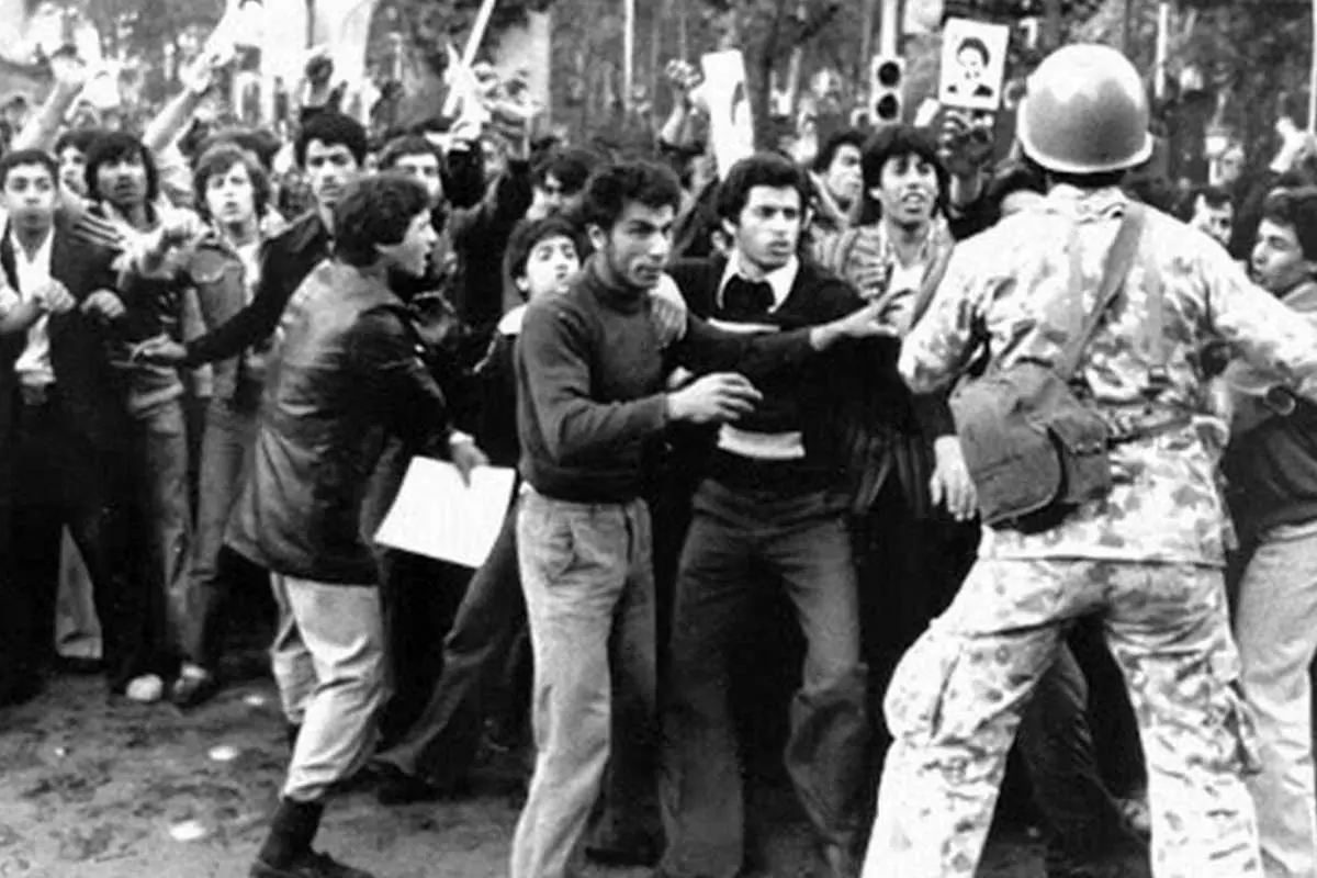 (عکس) نفتیها در تظاهرات انقلابی