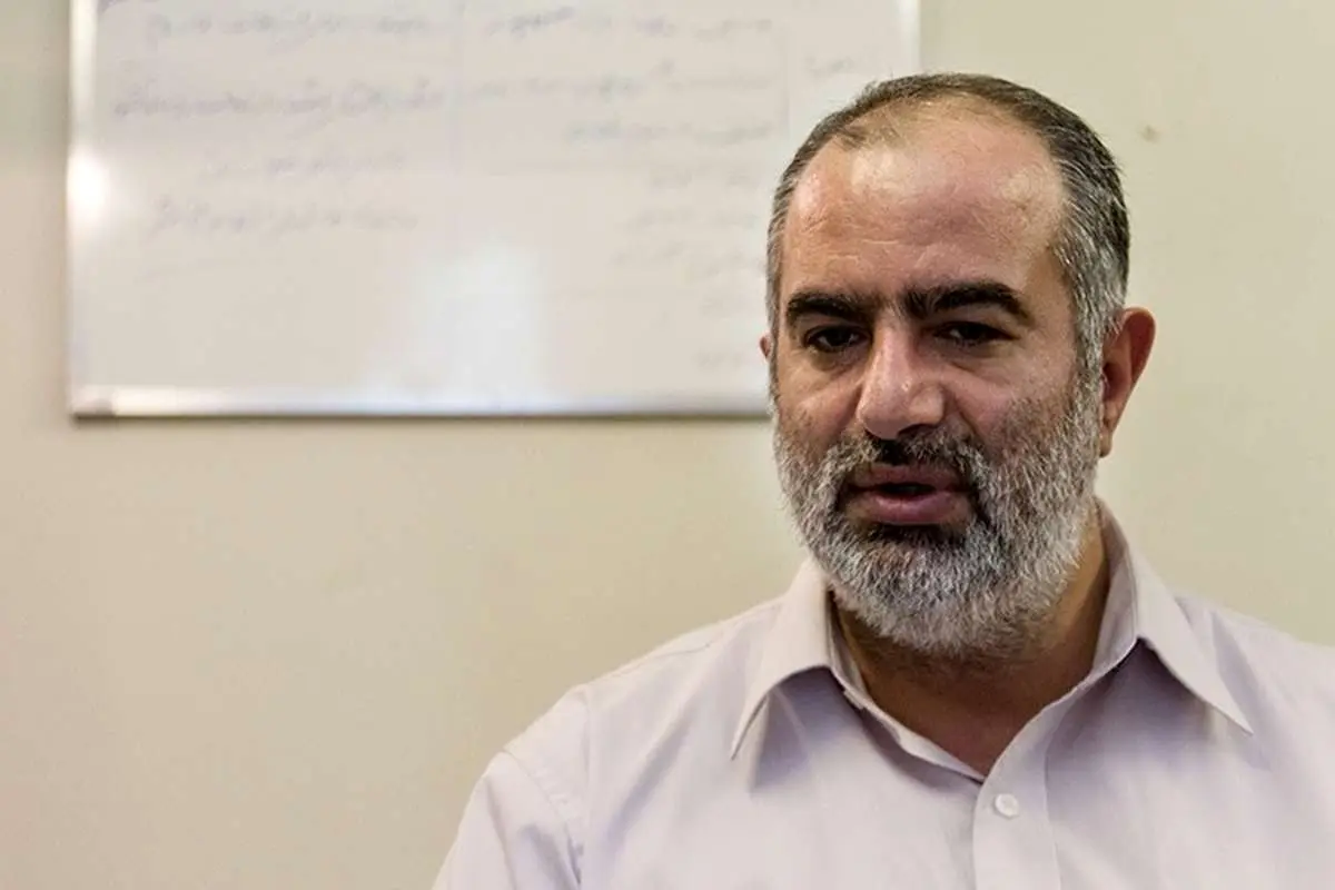 کنایه حسامالدین آشنا به کسانی که برای برکناری ظریف تلاش میکنند