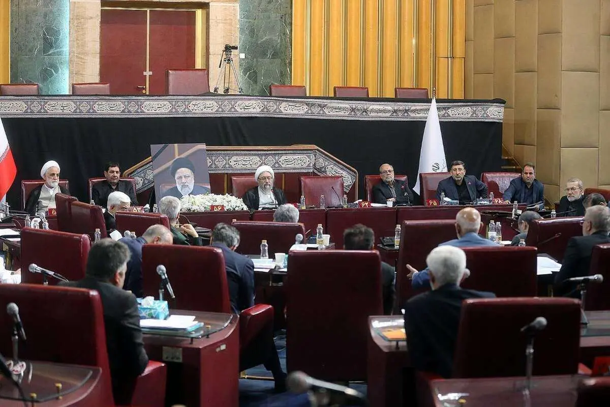 مجمع مصلحت نظام در آستانه تصمیم بزرگ؛ پایانِ خود تحریمی