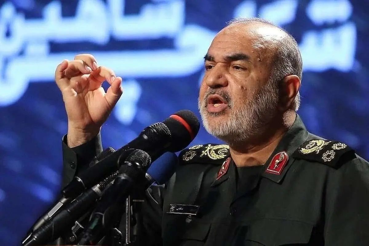 سرلشکر سلامی: سامانه‌های ساحل به دریای سپاه در تونل‌های زیرزمینی ذخیره‌سازی شد