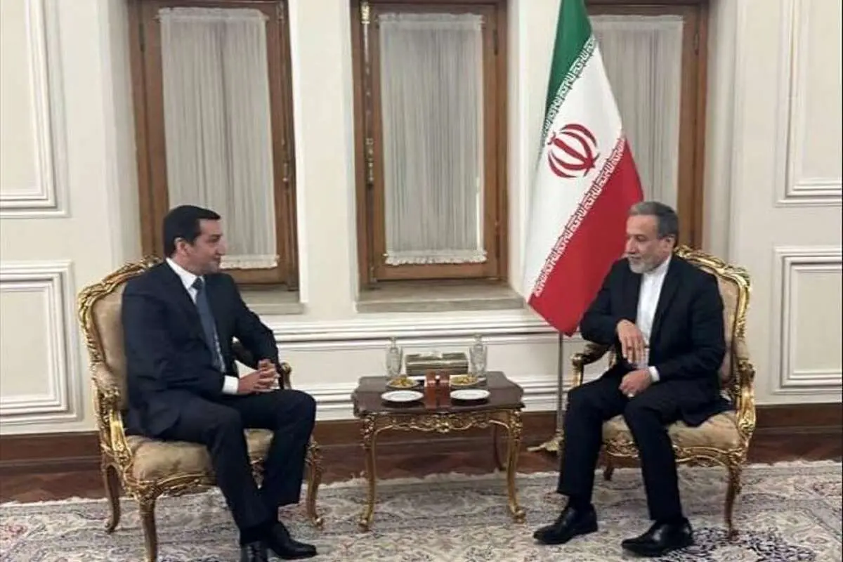 دیدار و رابزنی عراقچی و دستیار الهام علی‌اف