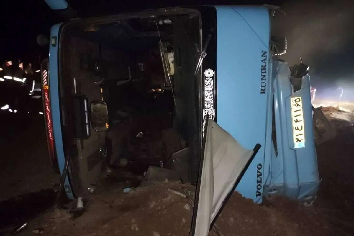 علت واژگونی اتوبوس دانشآموزان کرمانی مشخص شد