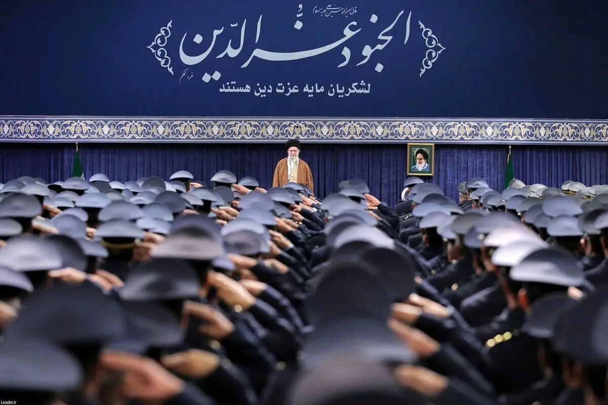 نباید با آمریکا مذاکره کرد؛ تهدیدمان بکنند، تهدیدشان می‌کنیم