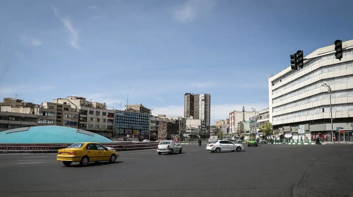 (تصویر) رونمایی از دیوارنگاره میدان انقلاب در دهه فجر