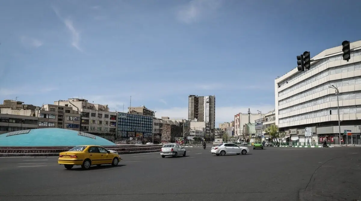 (تصویر) رونمایی از دیوارنگاره میدان انقلاب در دهه فجر
