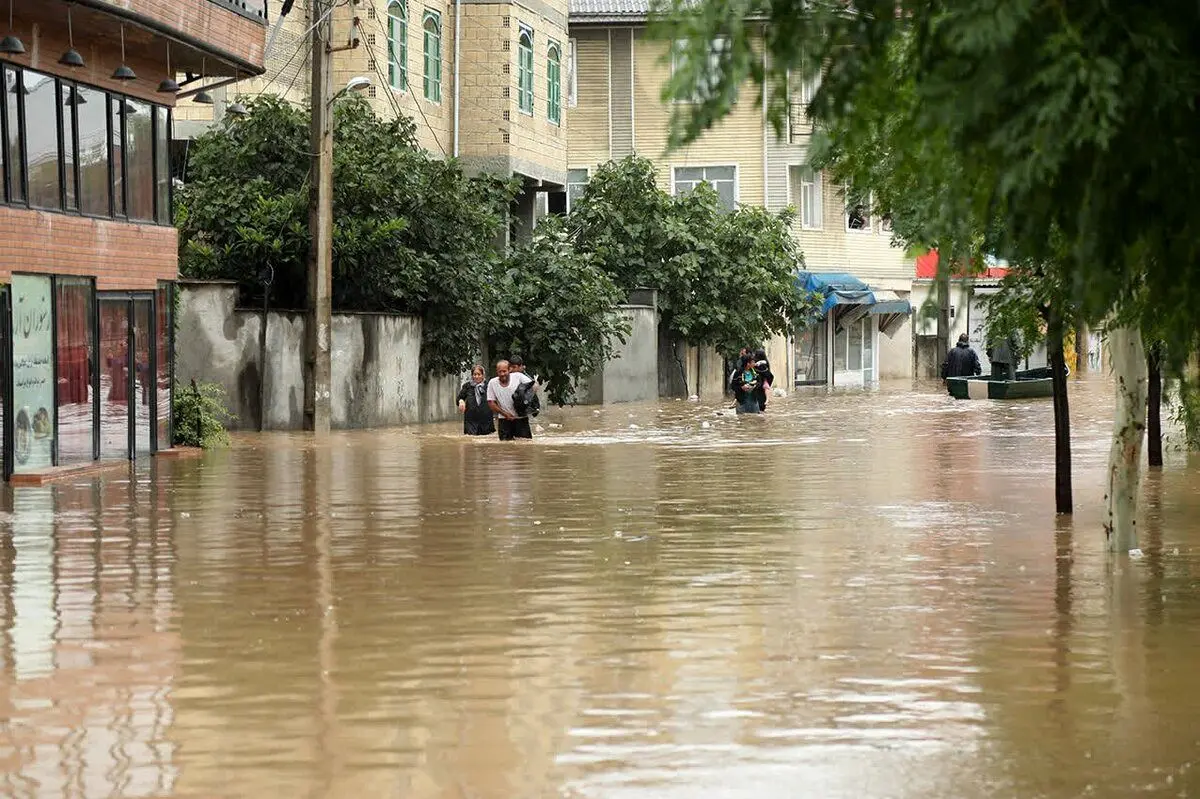 (ویدئو) آبگرفتگی ۱۰۰ خانه و ۳ محله در رشت