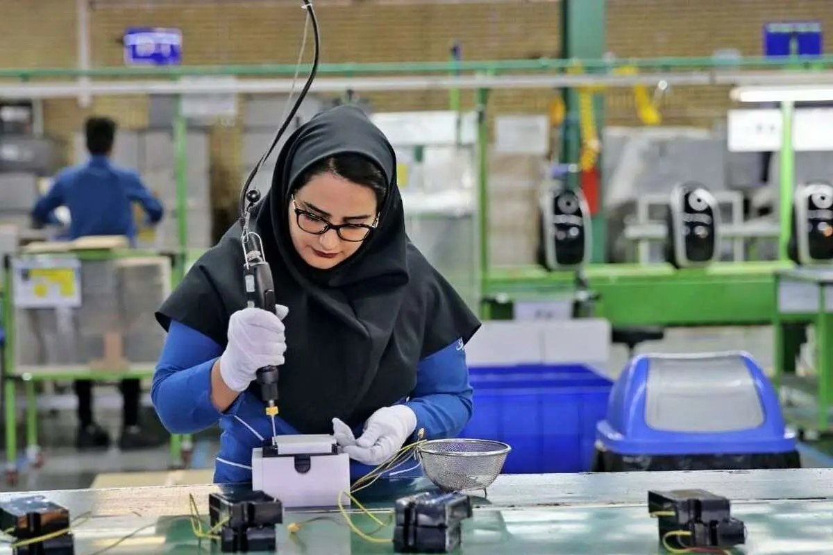 وضعیت «زنان کارگر»؛ از رنج سرپناه تا پول لباس عیدِ بچهها