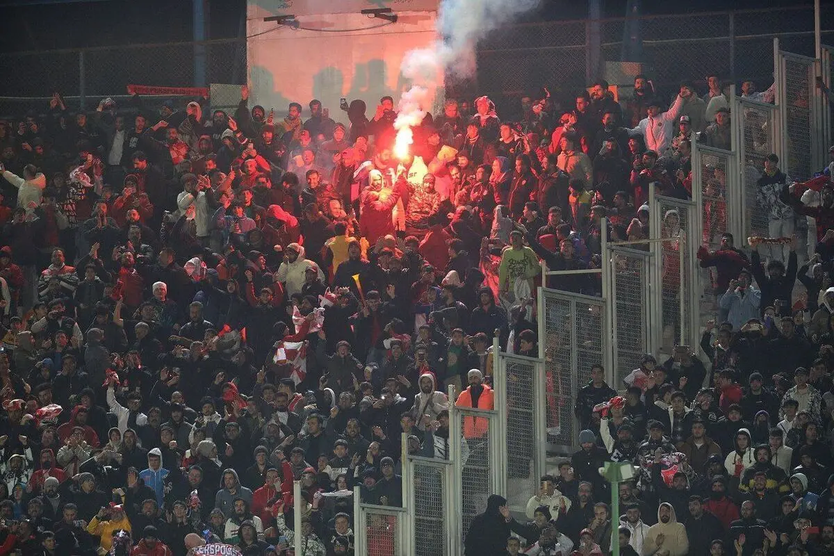 (عکس) پوشاندن یک چشم بانوان پرسپولیس برای هوادار مضروب