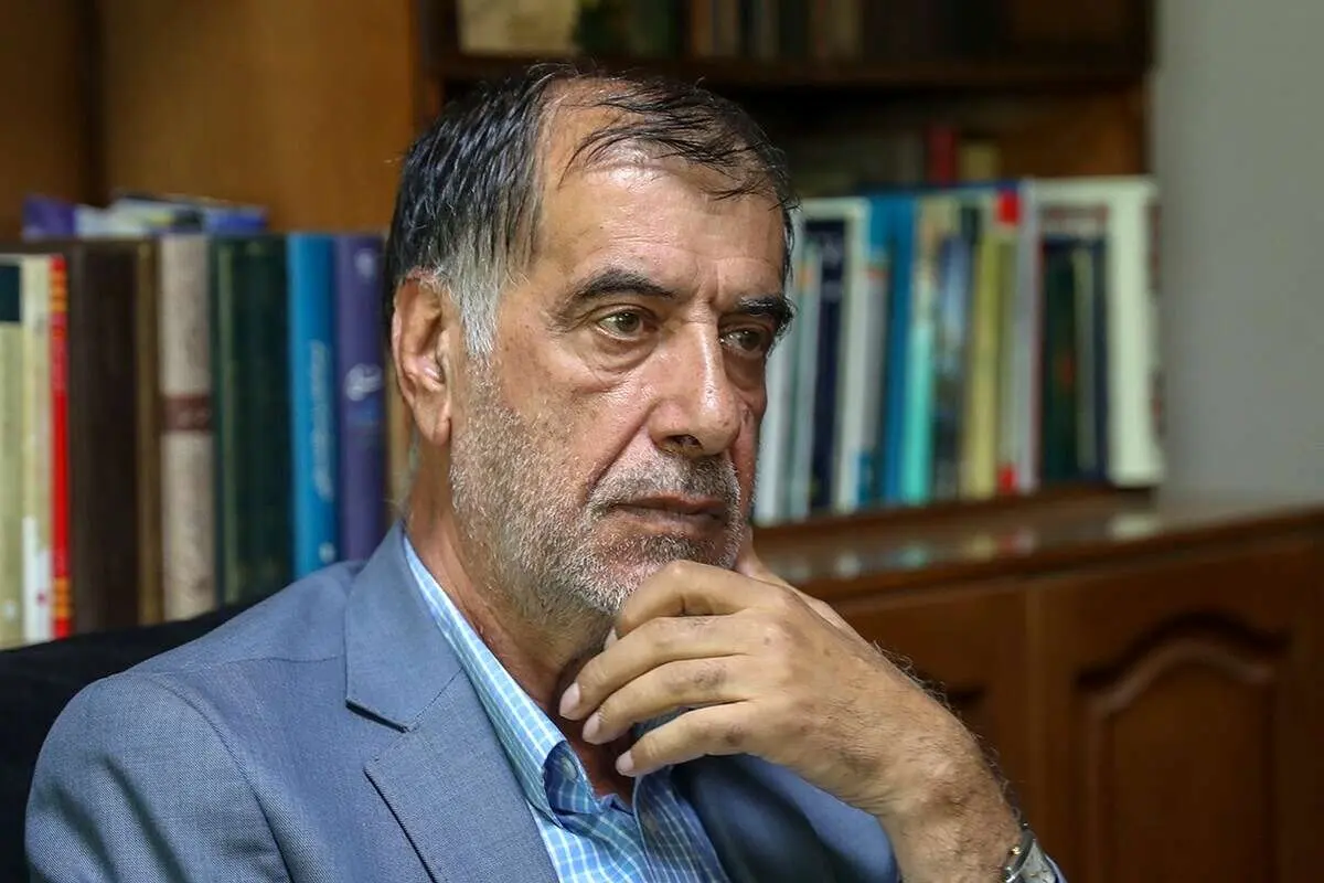 باهنر: دولت سایه نباید چوب لای چرخ دولت مستقر بگذارد