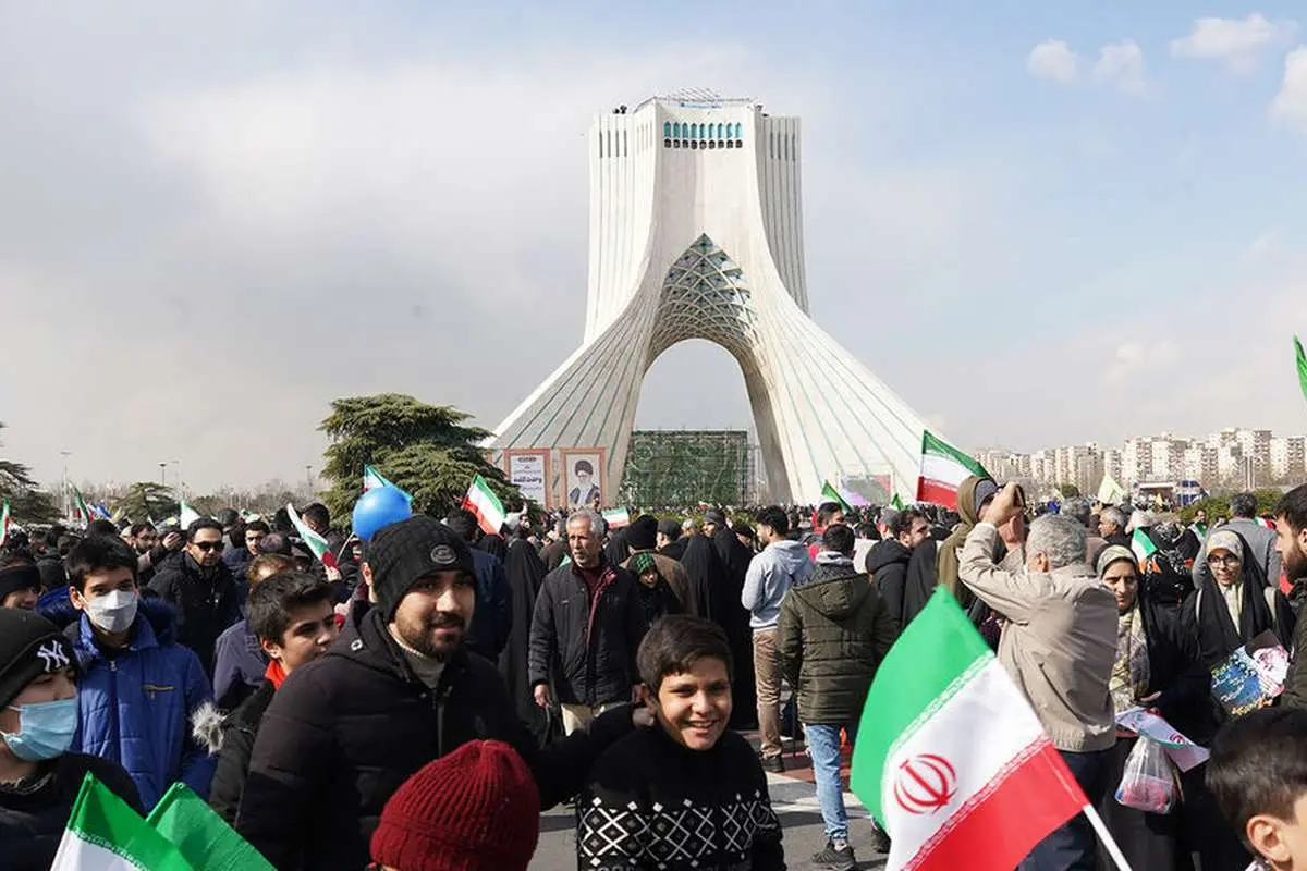 (تصویر) نمایش توان موشکی کشور در میدان آزادی