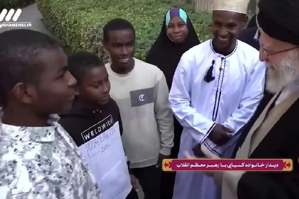 (ویدئو) دیدار جالب رهبر انقلاب با خانواده ابوخمینی اهل کشور کنیا