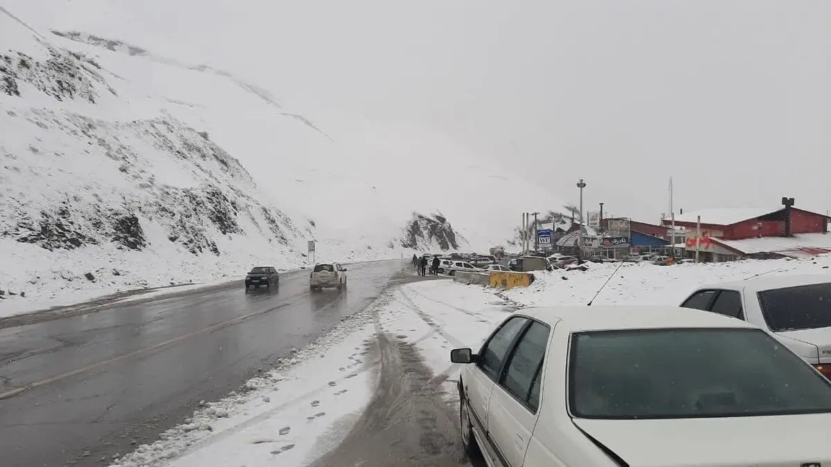 تردد در محور‌های تهران-چالوس، کرج-چالوس و هراز ممنوع شد
