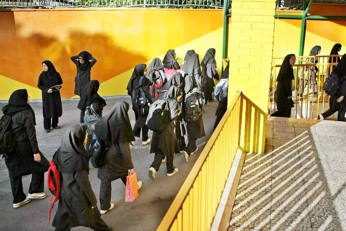 گازگرفتگی بیش از ۵۰ دانش آموز در مدرسه شاهین دژ