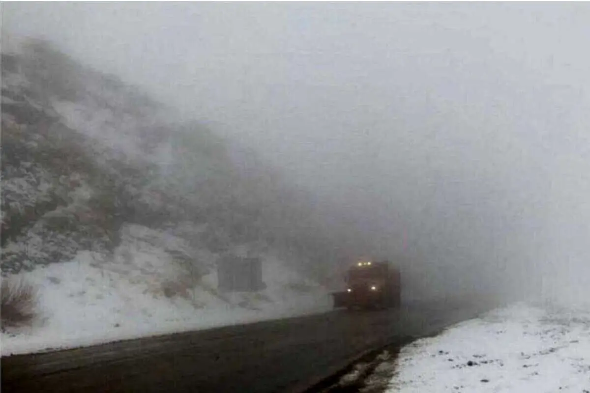 مه‌گرفتگی و ترافیک سنگین در محورهای پرتردد