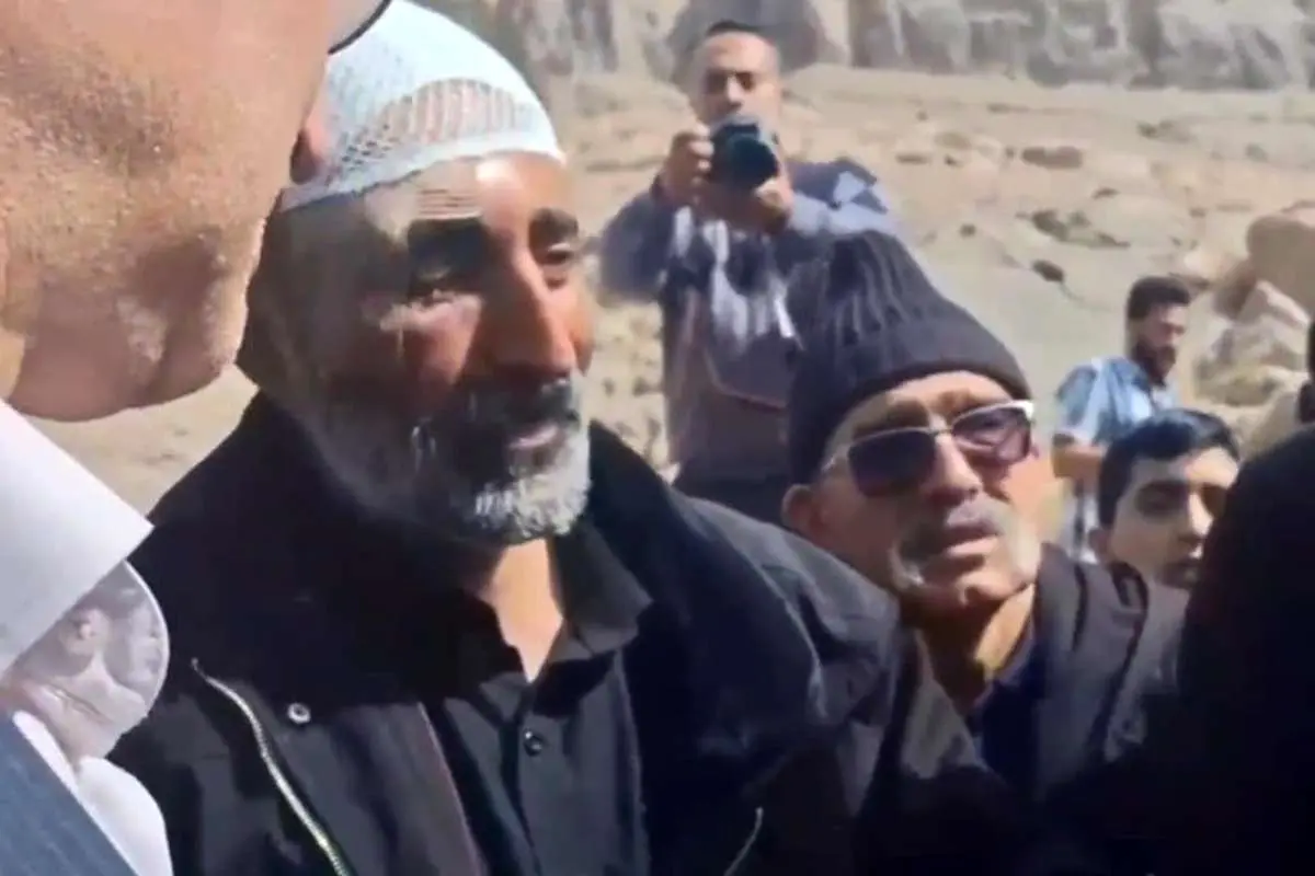سرایدار مدرسه فرزانگان کرمان: من هم در این حادثه، همسر و پسر ۷ سالهام را از دست دادم
