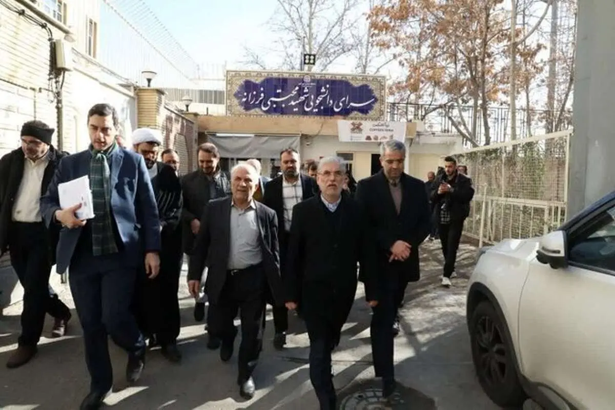 بازدید وزیر علوم از محیط پیرامون خوابگاههای امیرکبیر و شریف