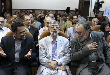 عکس> حواشی رفتن برق در شب شعر وزیر ارشاد