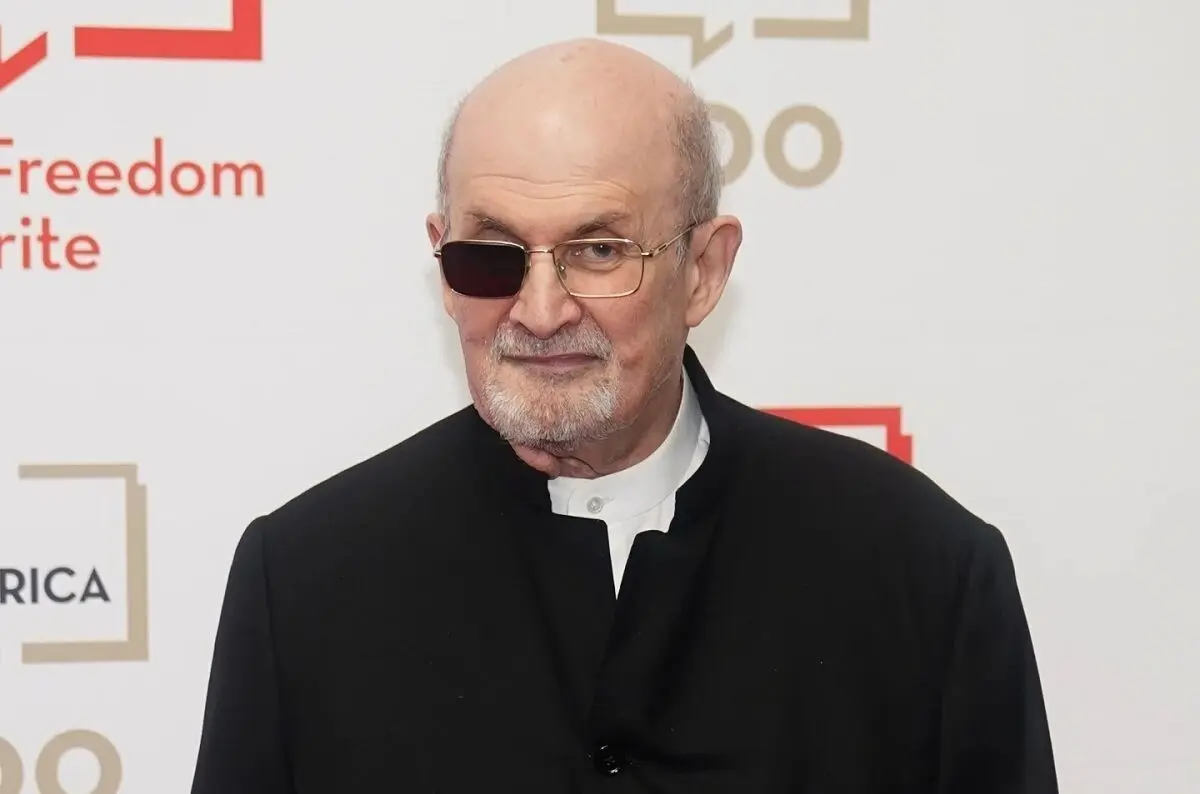 آغاز محاکمه ضارب سلمان رشدی؛ چه حکمی در انتظار هادی مطر خواهد بود؟