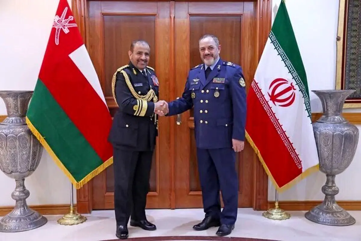 بررسی راهکار‌های توسعه همکاری دفاعی میان ایران و عمان