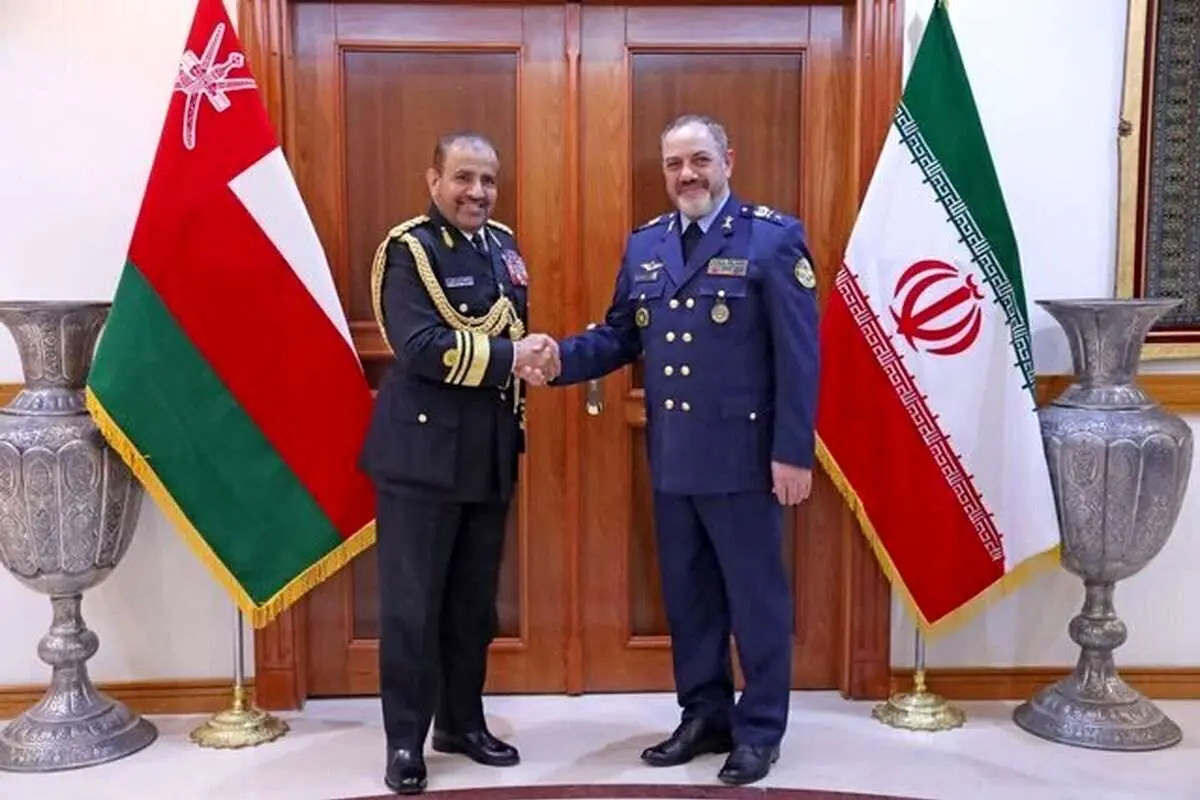 بررسی راهکارهای توسعه همکاری دفاعی میان ایران و عمان