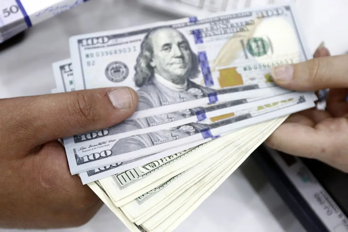 قیمت دلار با اعلام استیضاح وزیر اقتصاد نزولی شد