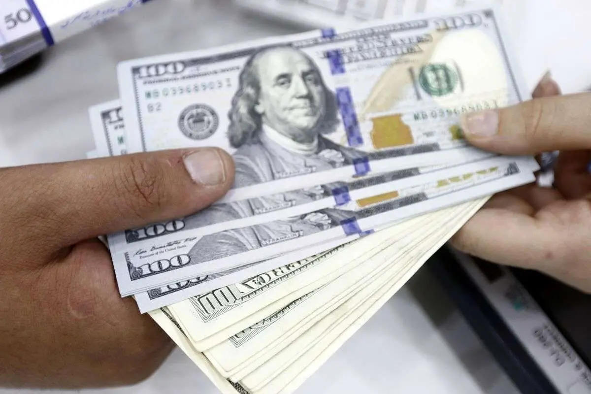 قیمت دلار با اعلام استیضاح وزیر اقتصاد نزولی شد
