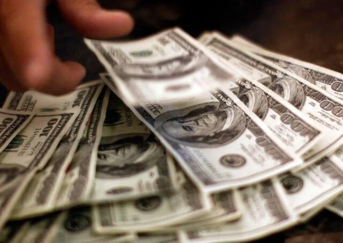 دلار در بازار جهانی عقب‌نشینی کرد