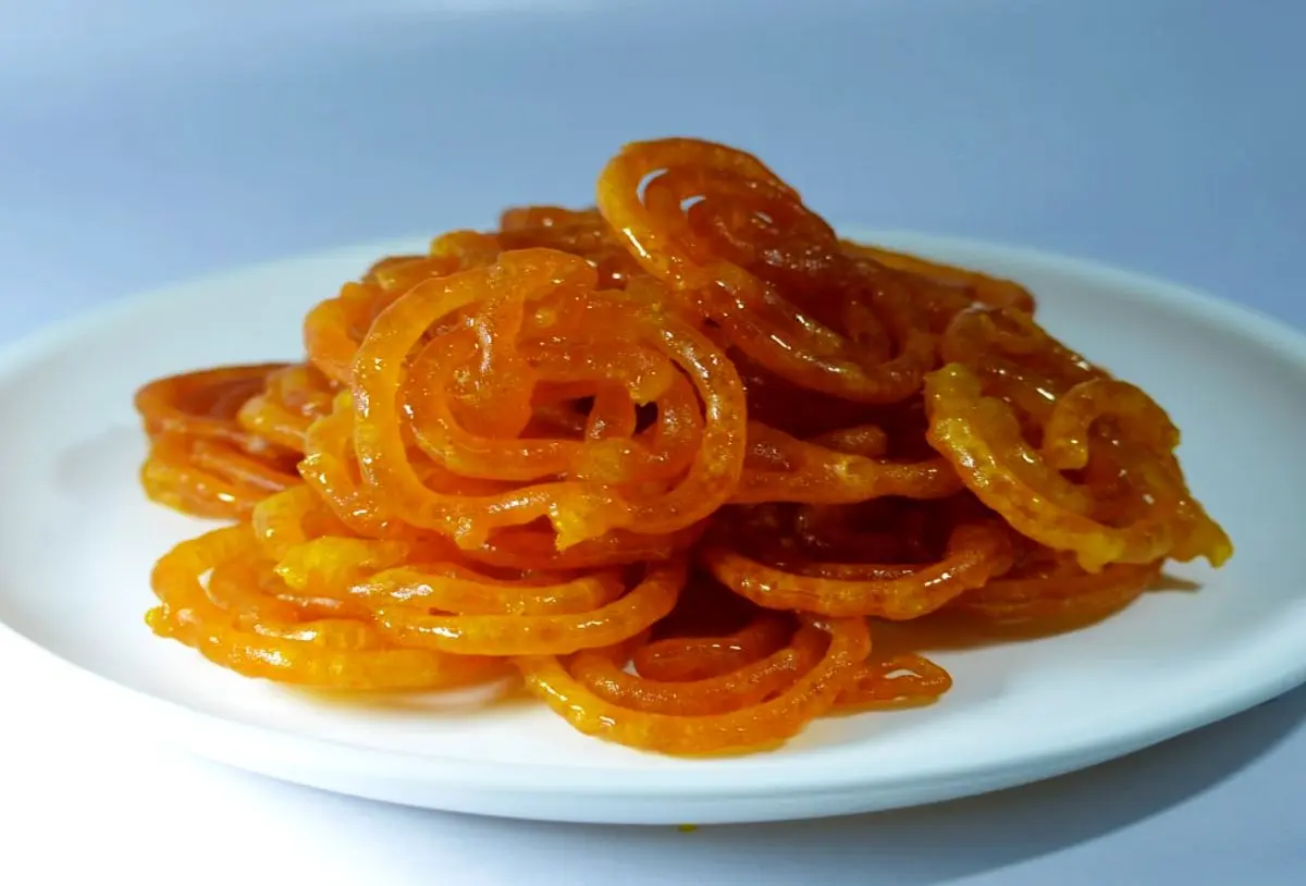 روش تهیه زولبیا با نشاسته و ماست