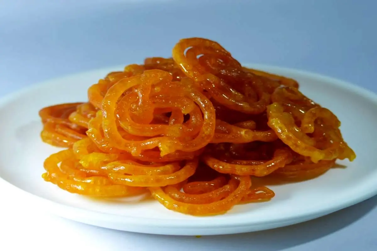 روش تهیه زولبیا با نشاسته و ماست