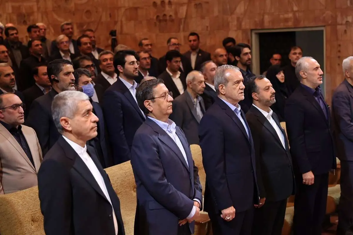 انتقاد تند روزنامه اصلاح طلب از تیم اقتصادی دولت پزشکیان: زنگ هشدار افزایش تورم را نمی‌شنوید؟