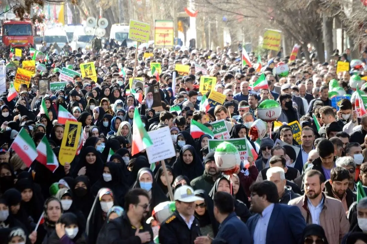 روزنامه جمهوری اسلامی: مسئولان حضور مردم در راهپیمایی ۲۲ بهمن را به حمایت از سیاستها...