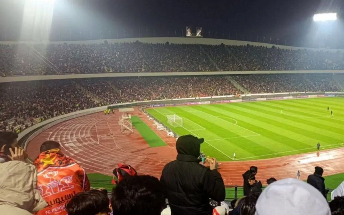 فتح جایگاه النصر توسط پرسپولیسی‌ها