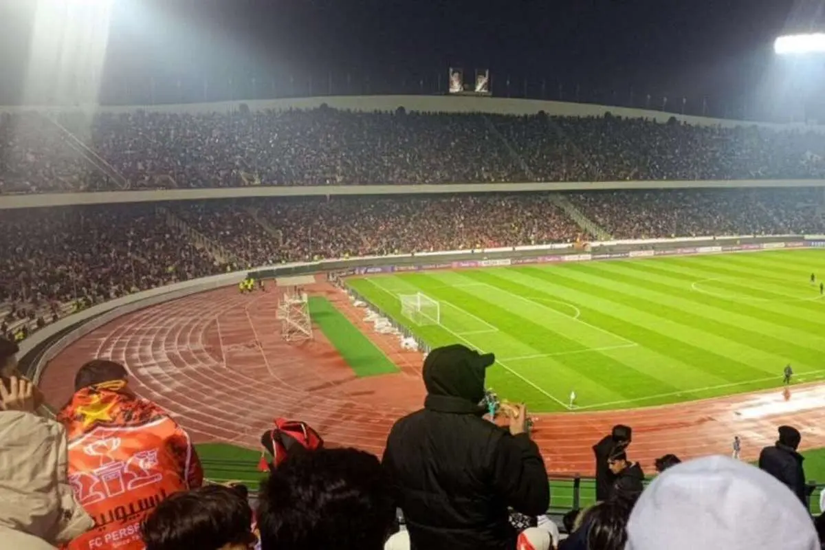 فتح جایگاه النصر توسط پرسپولیسی‌ها