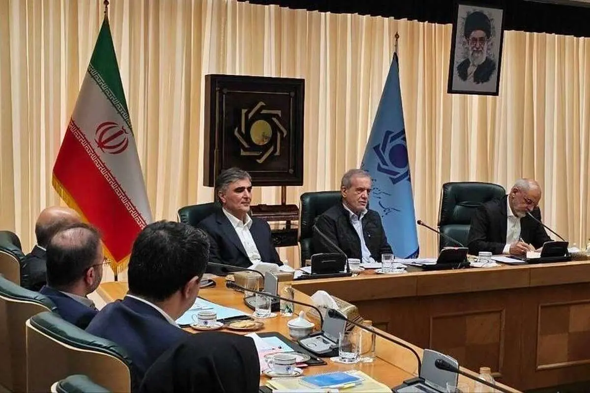 پزشکیان سرزده به بانک مرکزی رفت