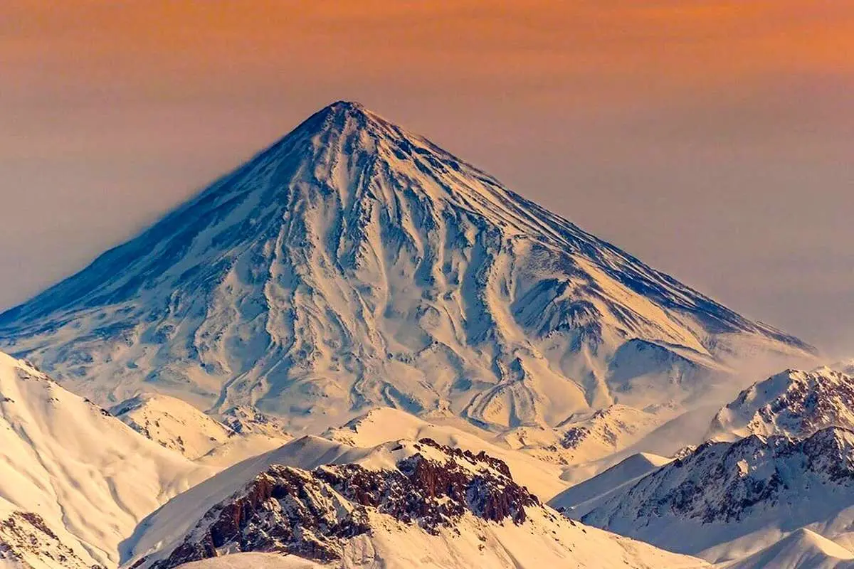 تفال به حافظ شنبه ۴ اسفند ۱۴۰۳؛ به تیغم گر کشد دستش نگیرم......