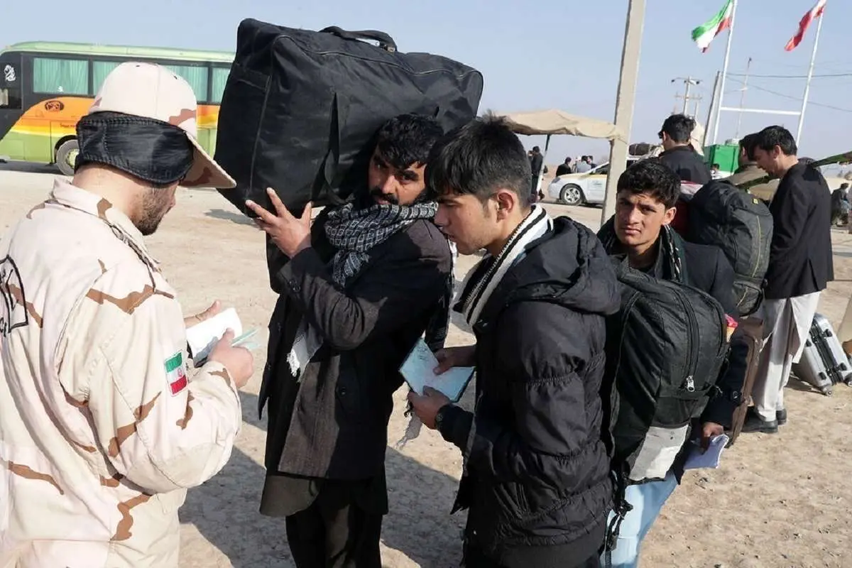 جابجا کردن اتباع خارجی فاقد مجوز، مجازات دارد