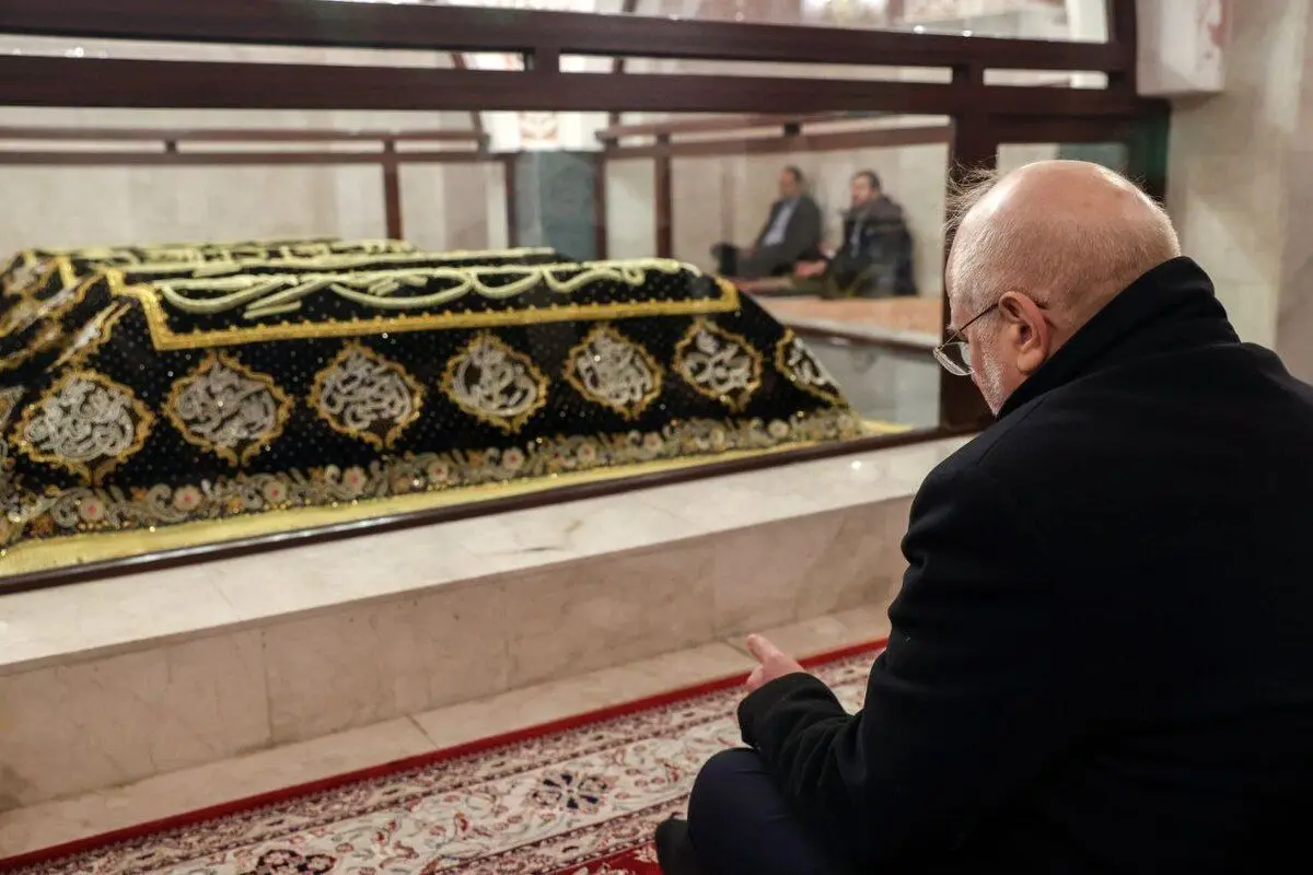 (تصاویر) زیارت قالیباف از حرم مطهرخواهر امام رضا (ع) در باکو