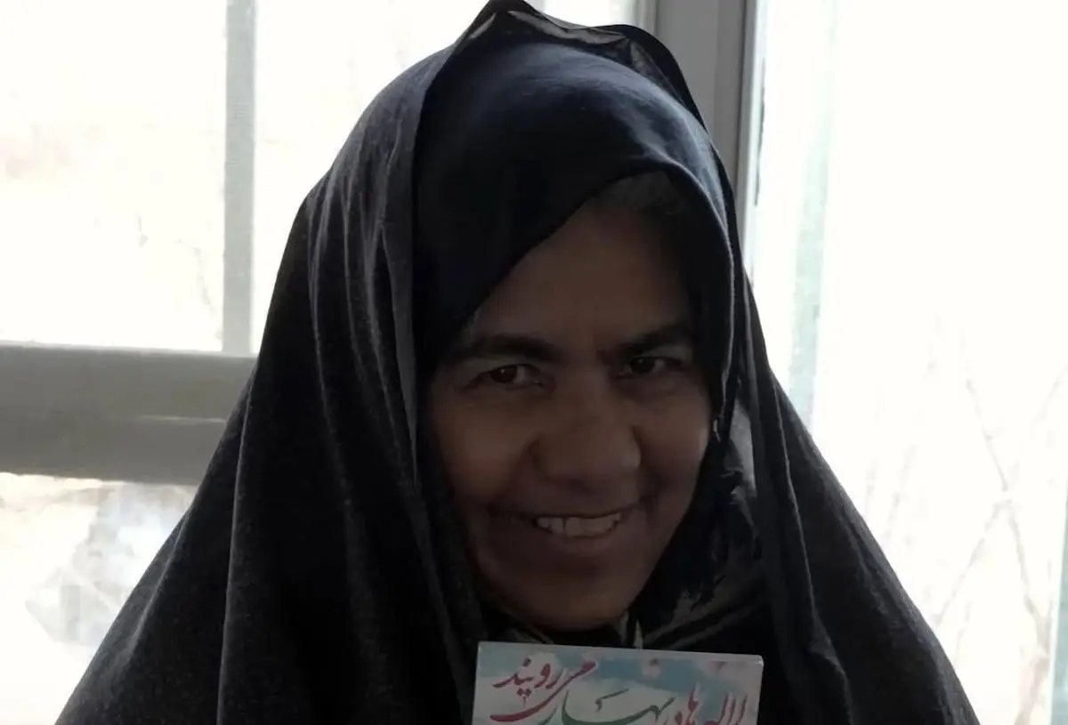 (ویدئو) توضیحات اشرف خانم گوینده شعار صل علی سه ترکه