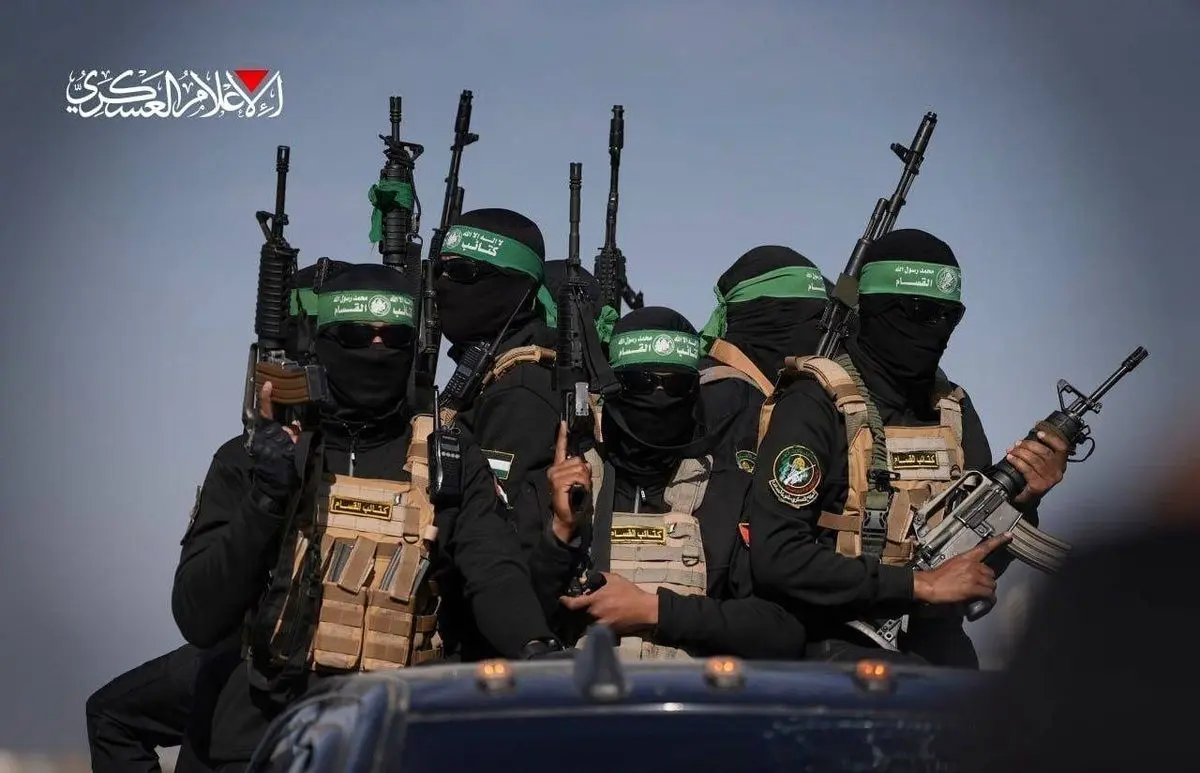 (ویدئو) اسلحه اسرائیلی در دست جنگجوی قسام