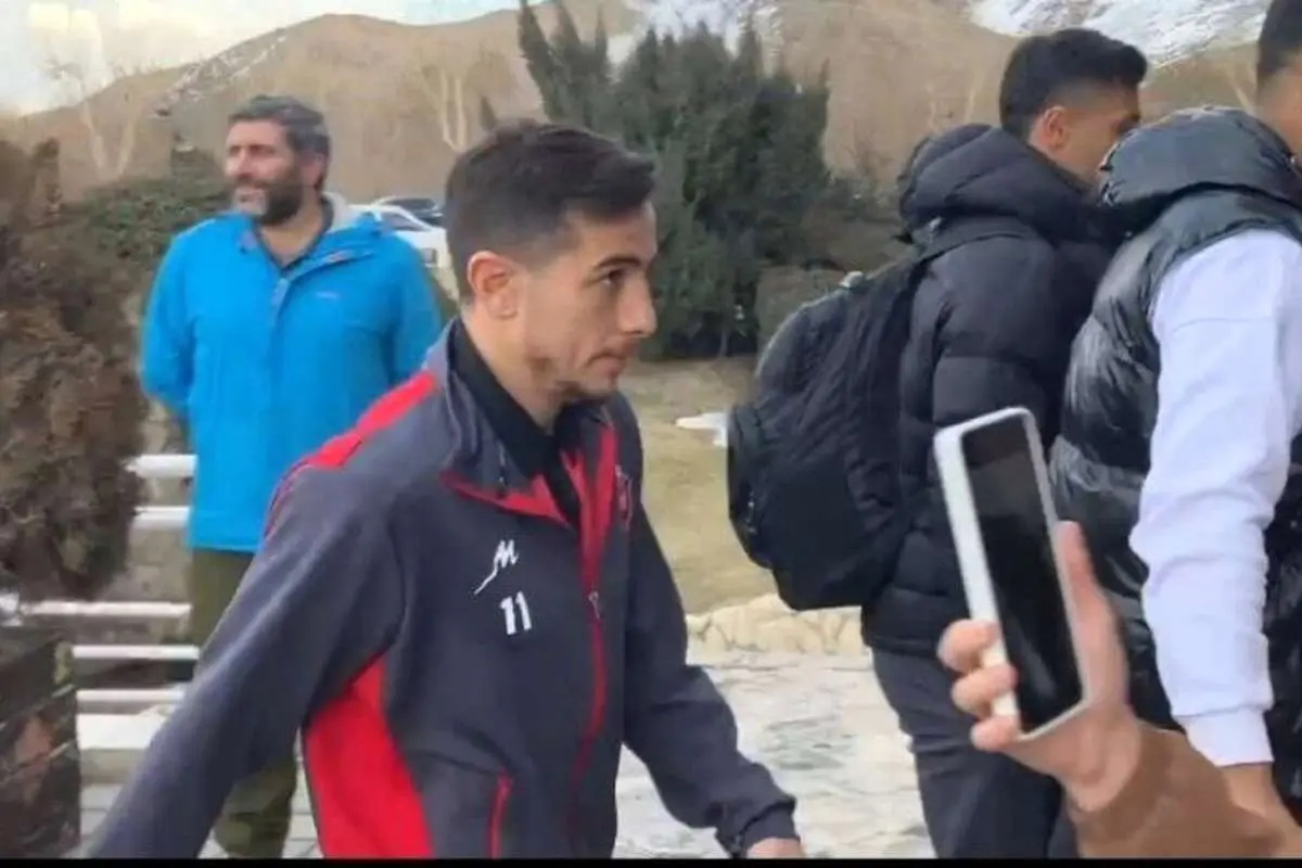 (عکس) استقبال اراکیها از کاروان پرسپولیس