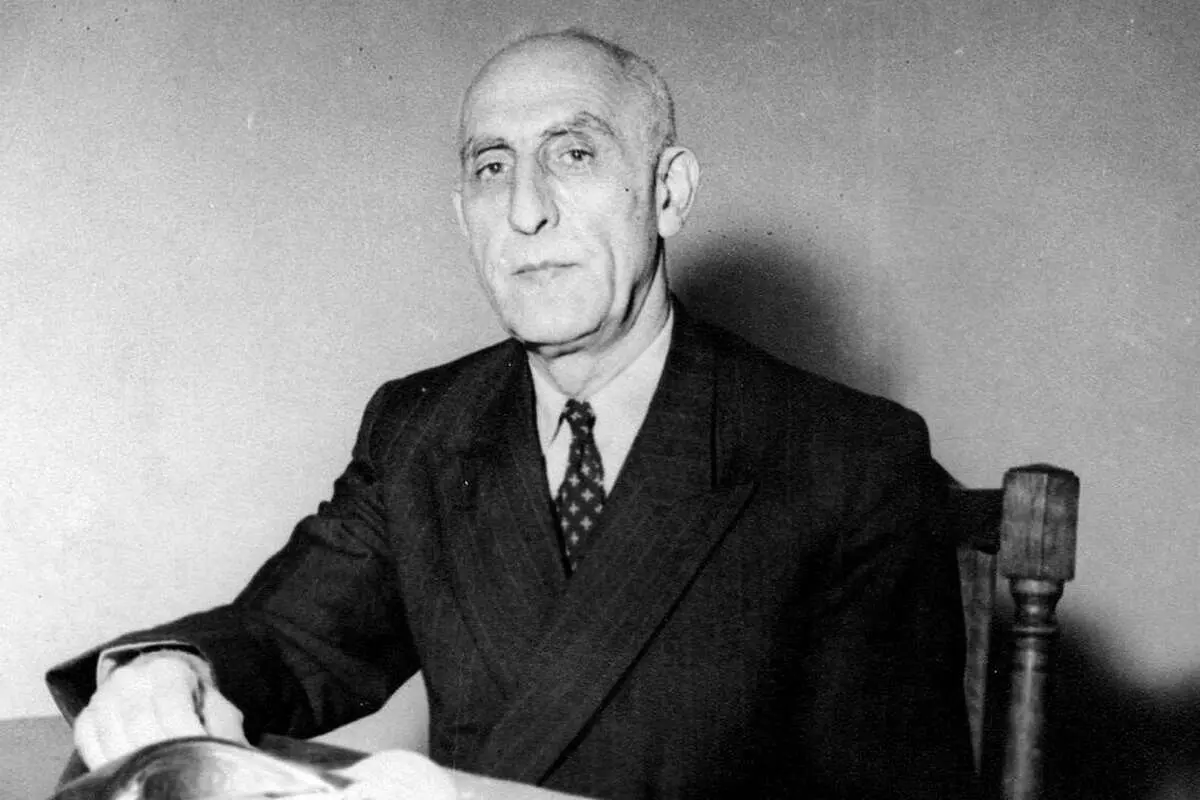 بازخوانی بیپرده مصدق