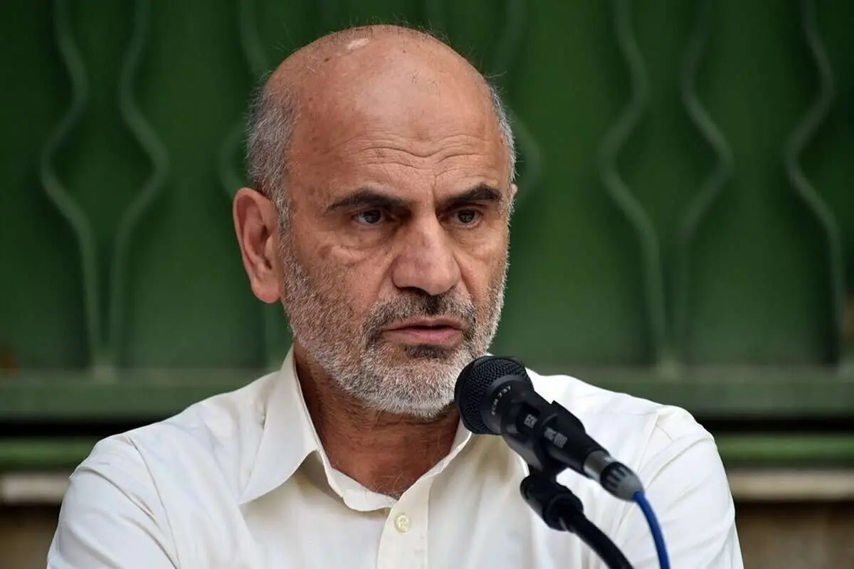 فرشاد مومنی: قدرتهای بینالمللی در ضعیفتر کردن ایران توافق دارند؛ نباید در بازی در بازی ترامپ قرار بگیریم