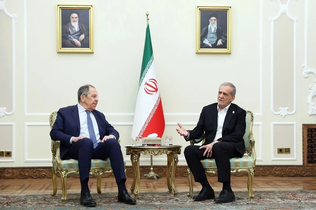 (ویدئو) سلام و علیک جالب پزشکیان با سرگئی لاوروف
