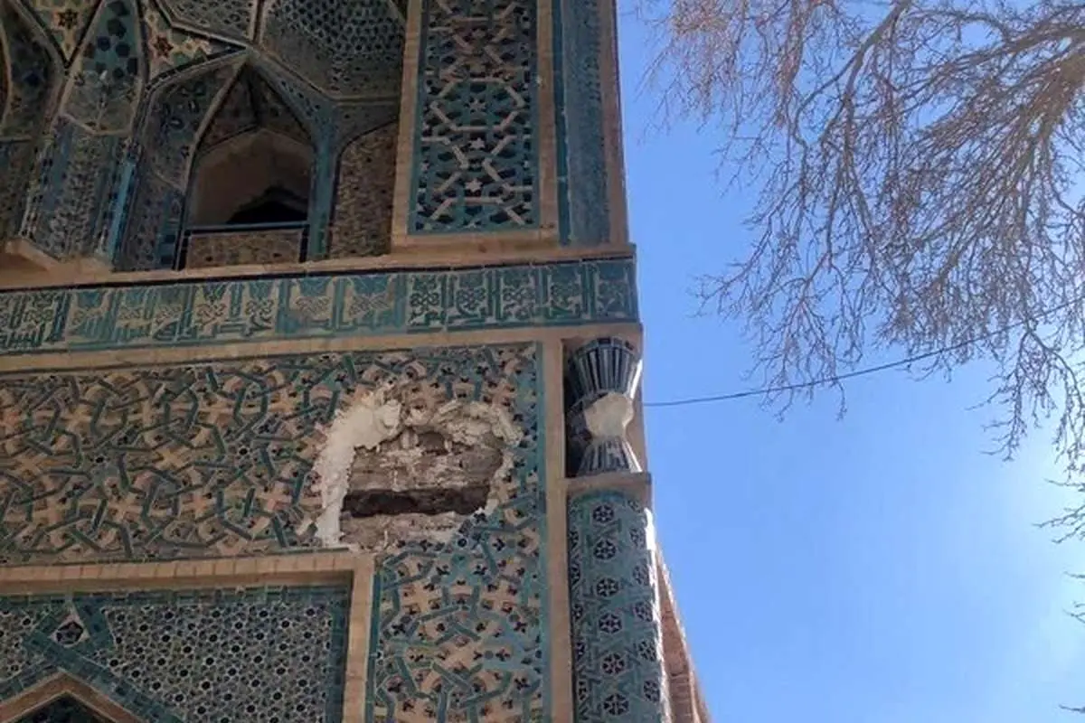 تخریب کاشی کاری سردرب خانقاه مسجد جامع نطنز