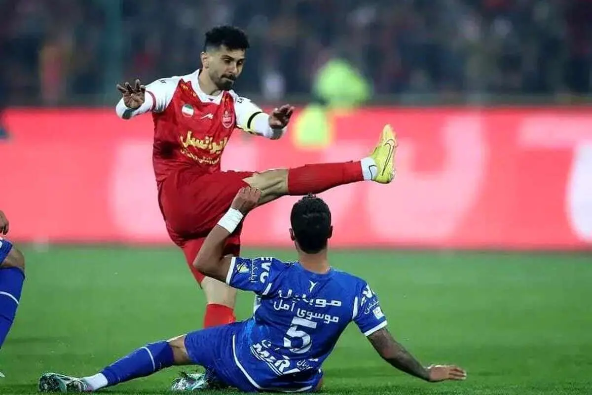 ساعت بازی پرسپولیس - استقلال در هفته بیست و یکم لیگ برتر